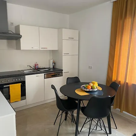 Seos Self Check In ,gratis Parken,apartment Mit Schlaf Und Studioapartmet アパート *