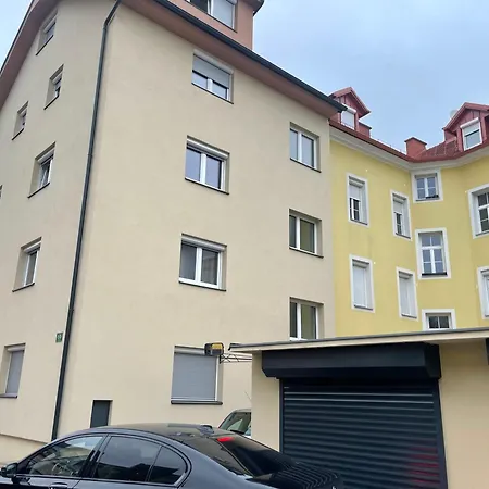 Seos Self Check In ,gratis Parken,apartment Mit Schlaf Und Studioapartmet * グラーツ